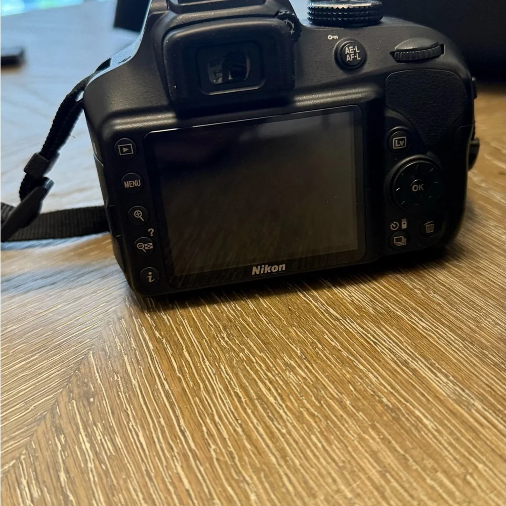 Nikon 3400 + Len